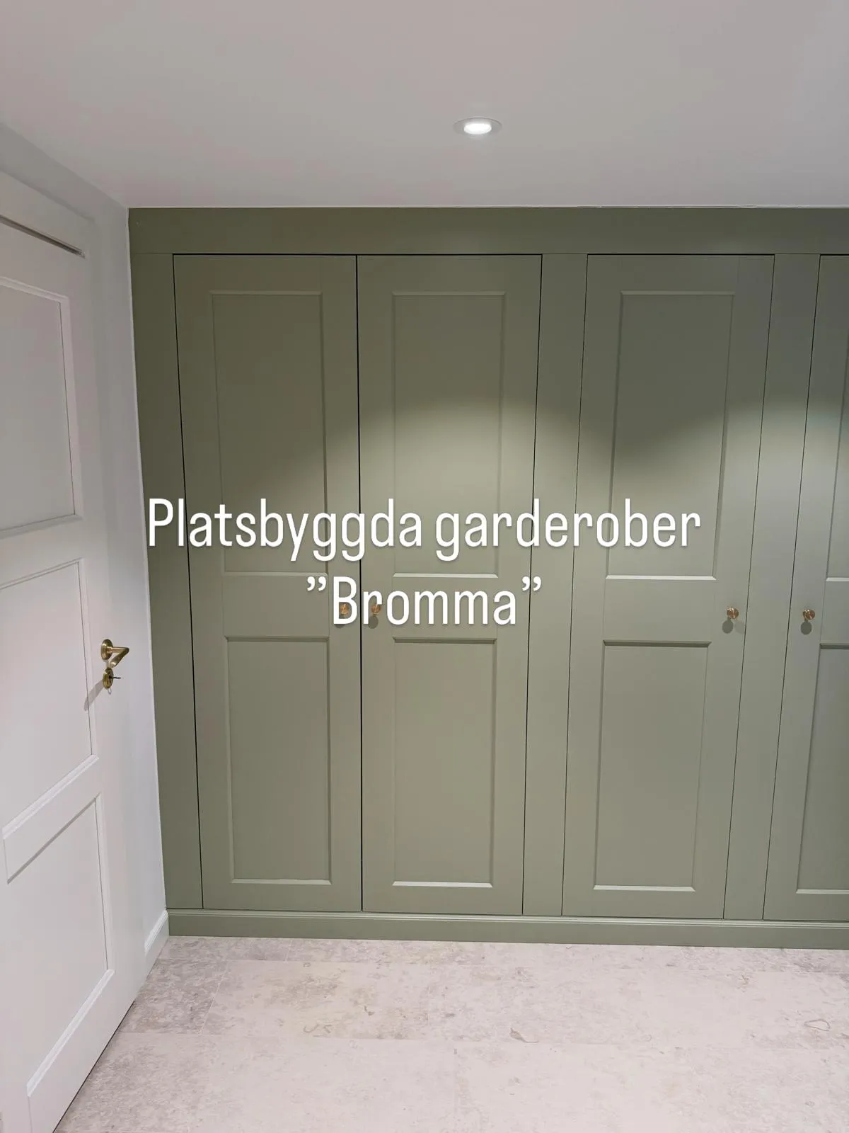 Platsbyggda garderober i Bromma